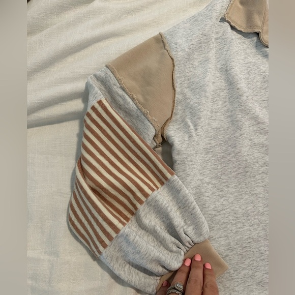 Entro Notched Collar Sweatshirt Colorblock Pull Over with Stripes small - Picture 7 of 10